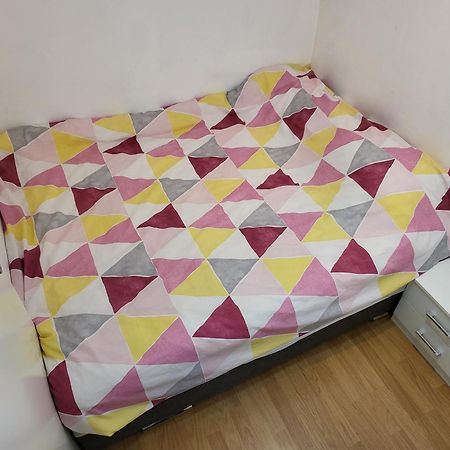 Appartamento Stan Na Dan Prnjavor, Gajba U Centru Esterno foto