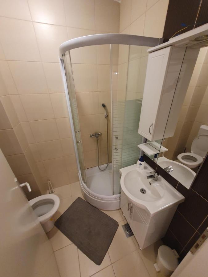 Appartamento Stan Na Dan Prnjavor, Gajba U Centru Esterno foto